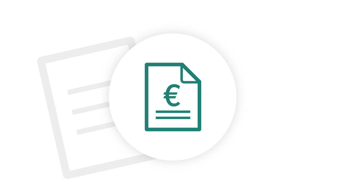 Ein grünes Dokumenten-Symbol mit einem Euro-Zeichen  auf weißem Hintergrund mit einem hellgrauen Stiftstück..